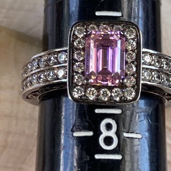 Striking HVE pink CZ and small CZ gems in sterling silver setting ring - Picture 1 of 12